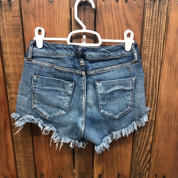 Mossimo size 2 high rise stretch jean shorts - Picture 9 of 10